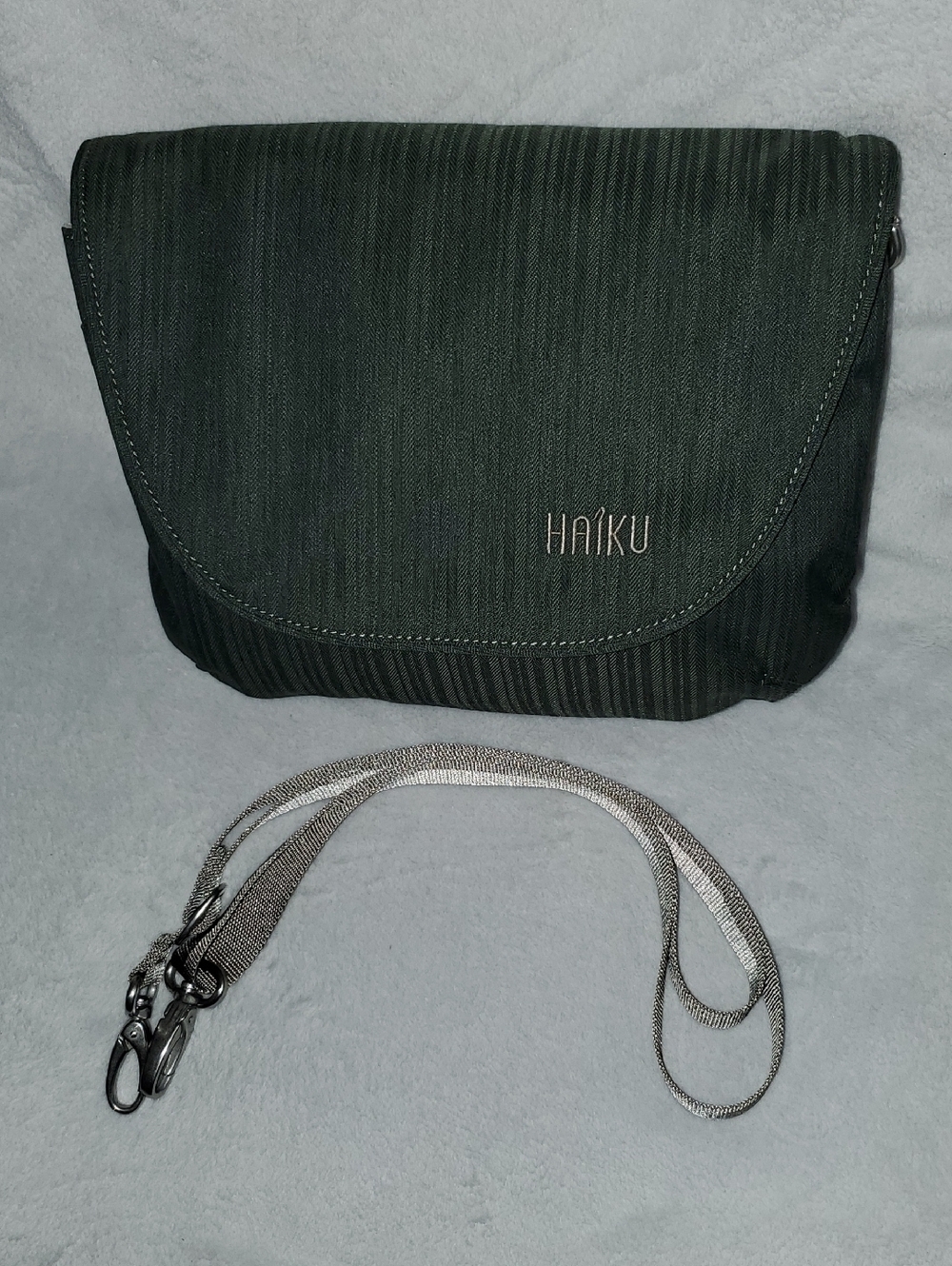 Haiku Bliss Saddle Bag - Picture 16 of 16